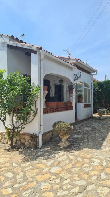 Xalet Azul, Your Secret Garden In L'Escala Villa Exterior photo